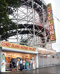 3239632389_c5dbc1abf5_m