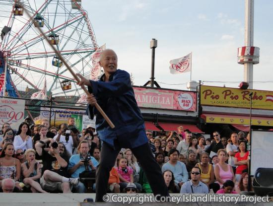 Photo of Master Lin performing at Coney Island Talent Show, July 31, 2010. © Jim McDonnell