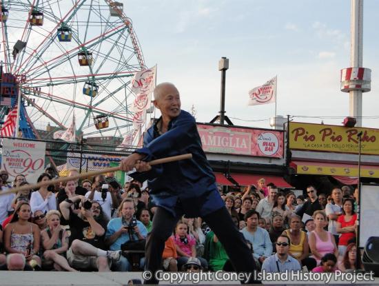 Photo of Master Lin performing at Coney Island Talent Show, July 31, 2010. © Jim McDonnell