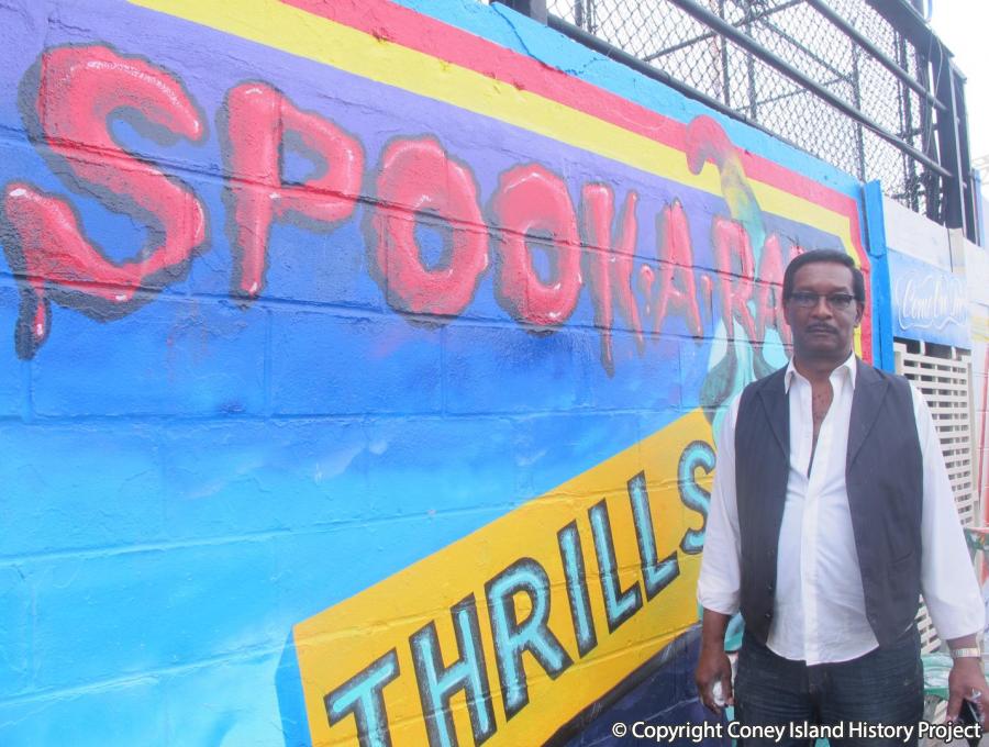 Sam Moses' lettering for Spook-A-Rama and Thrills on mural at Deno's Wonder Wheel, July 2017. Photo © Charles Denson.