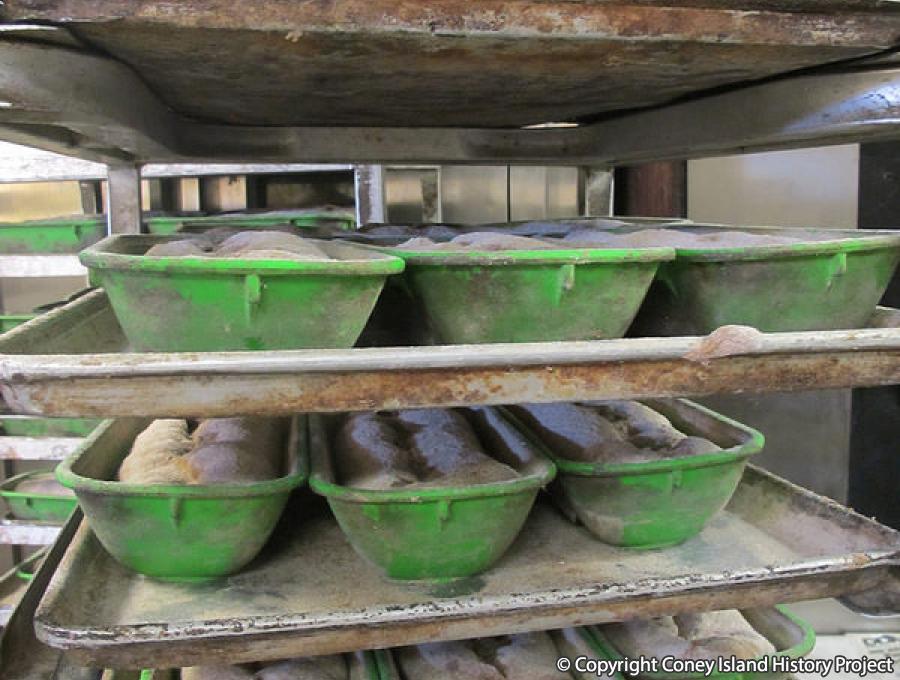 New York Bread on Neptune Avenue in Coney Island, 2016. Photo © Coney Island History Project.